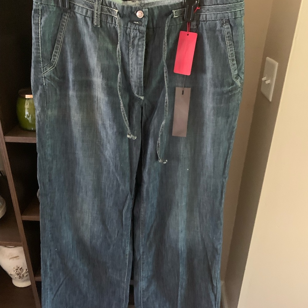 Wide leg Cambrio jean. Nwt